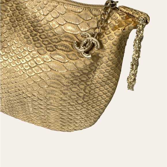 CHANEL LIMITED EDITION BEIGE GOLD METALLIC PYTHON HOBO! - Picture 6 of 8
